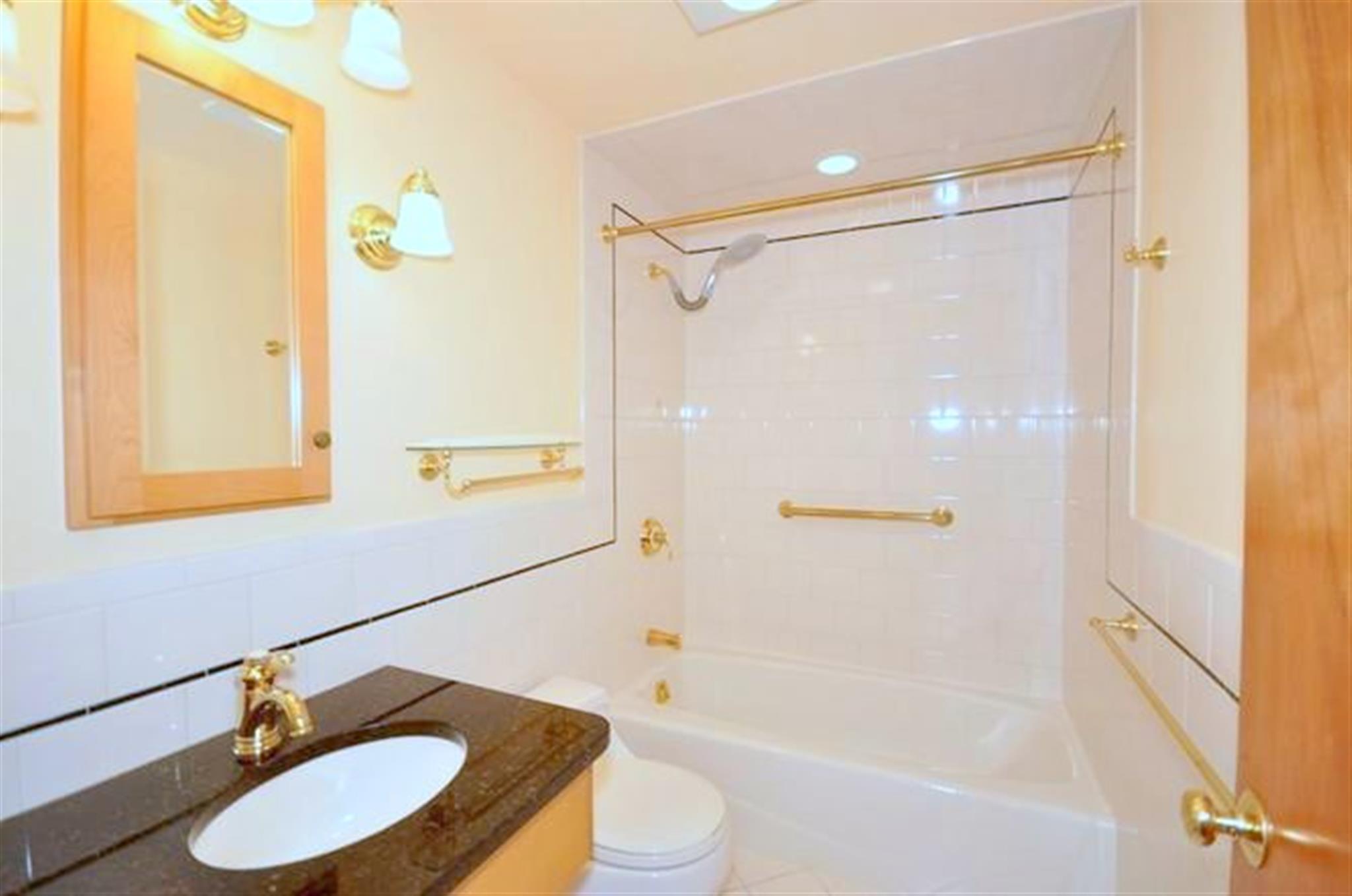 18 Hamilton Rd, Arlington