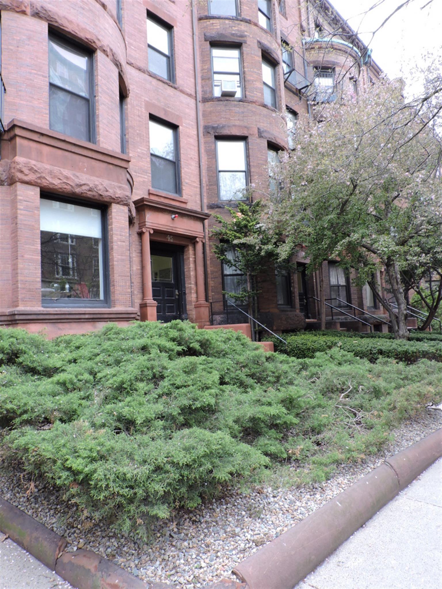 47 Bay State Rd, Back Bay