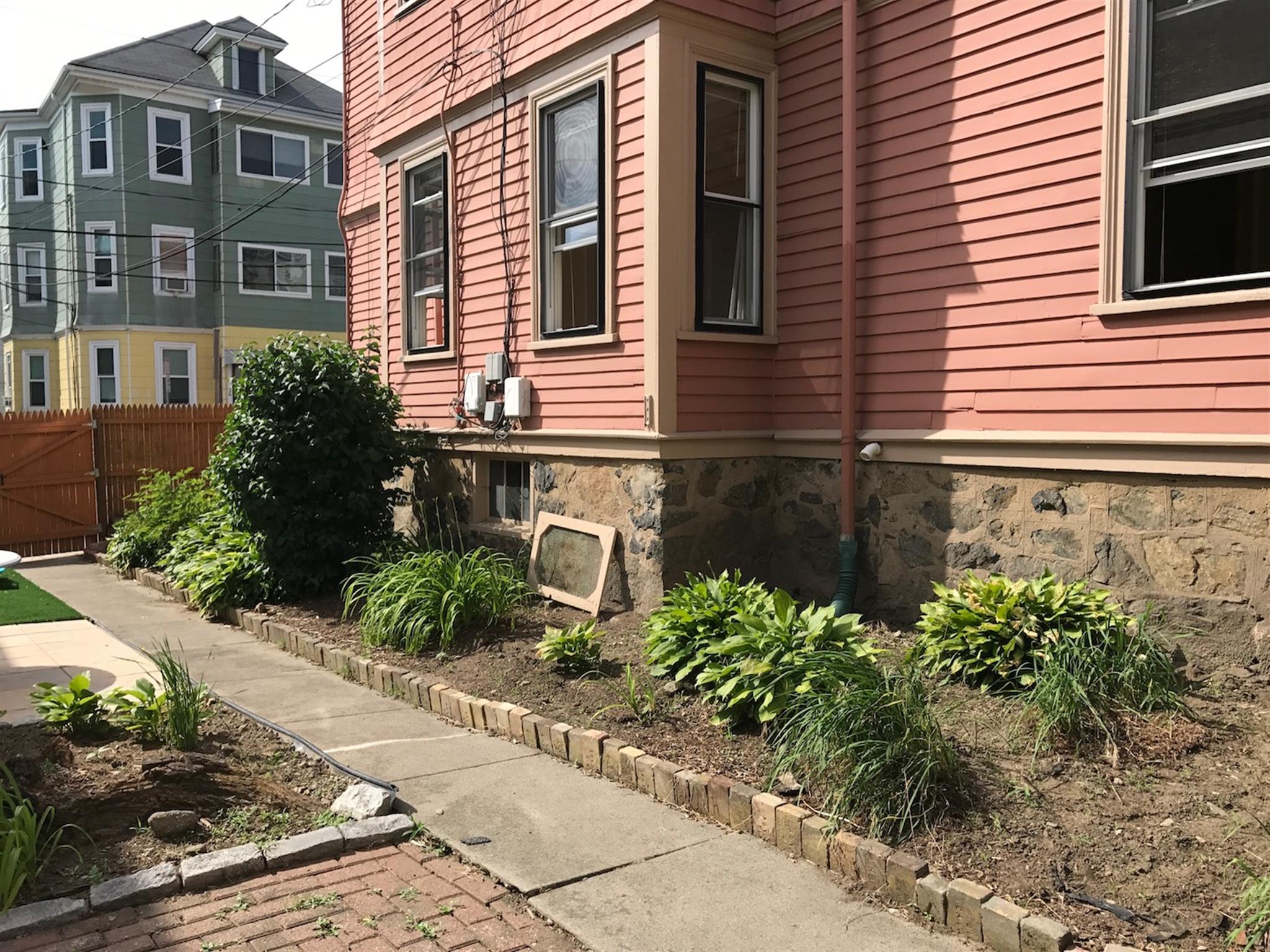 33 Ibbetson St, Porter Square