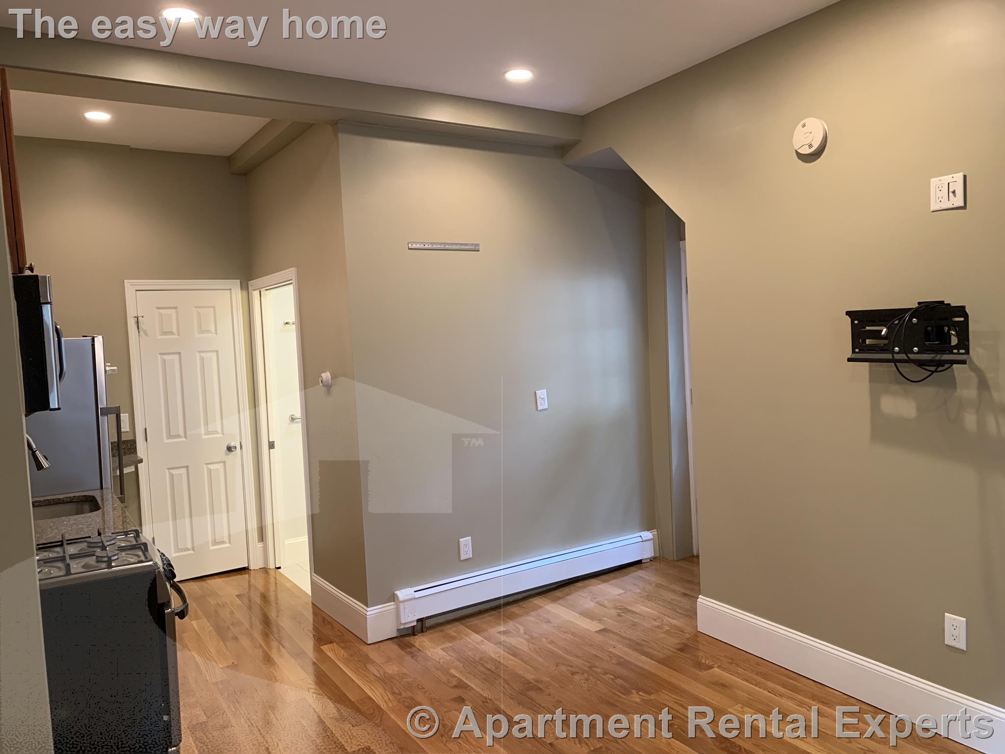 144 Mt Auburn, Harvard Square