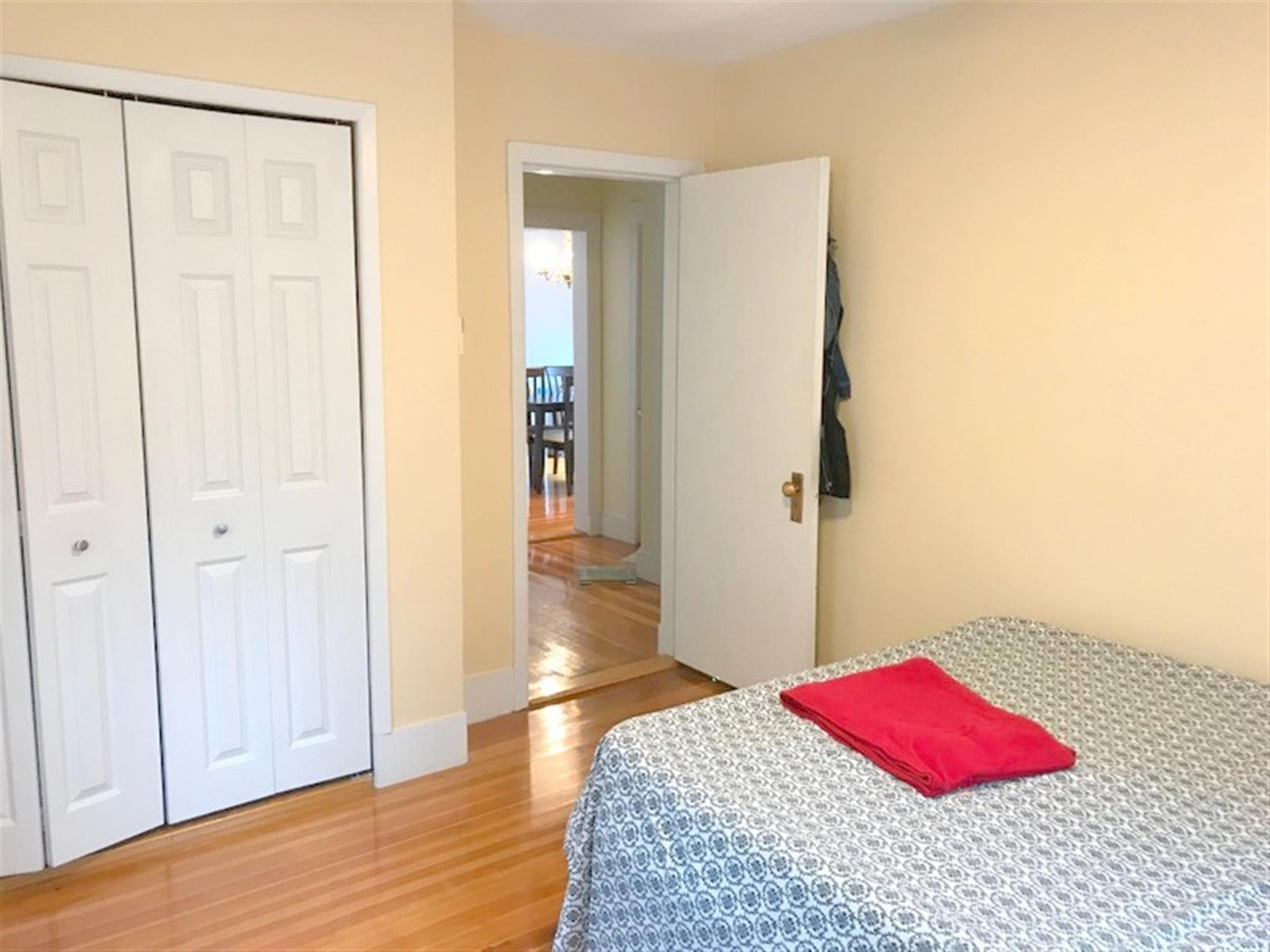 16 Hamilton St, Medford