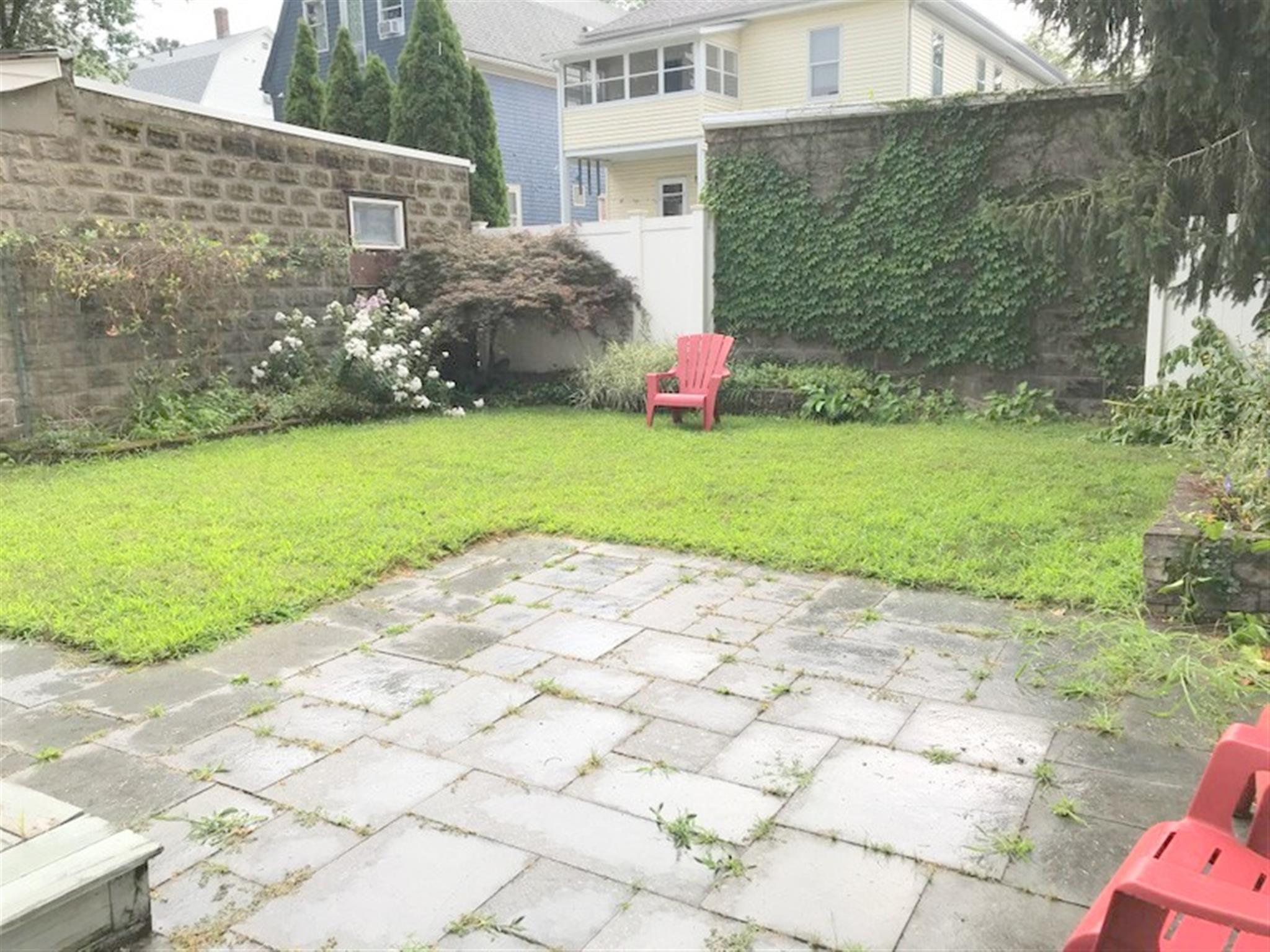 16 Hamilton St, Medford