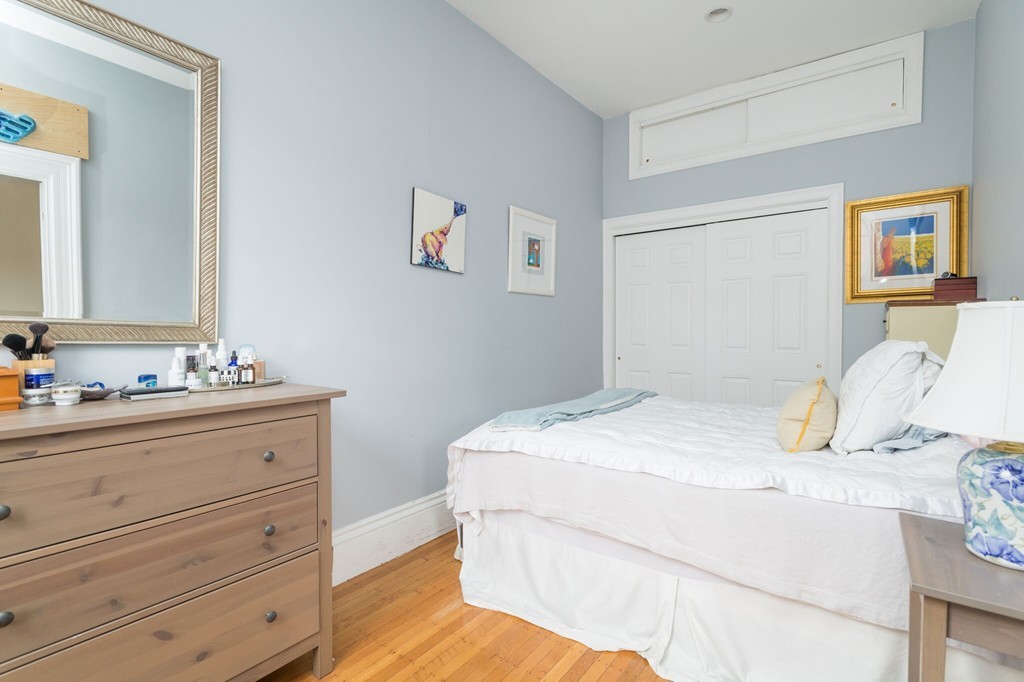 246 Marlborough St, Back Bay