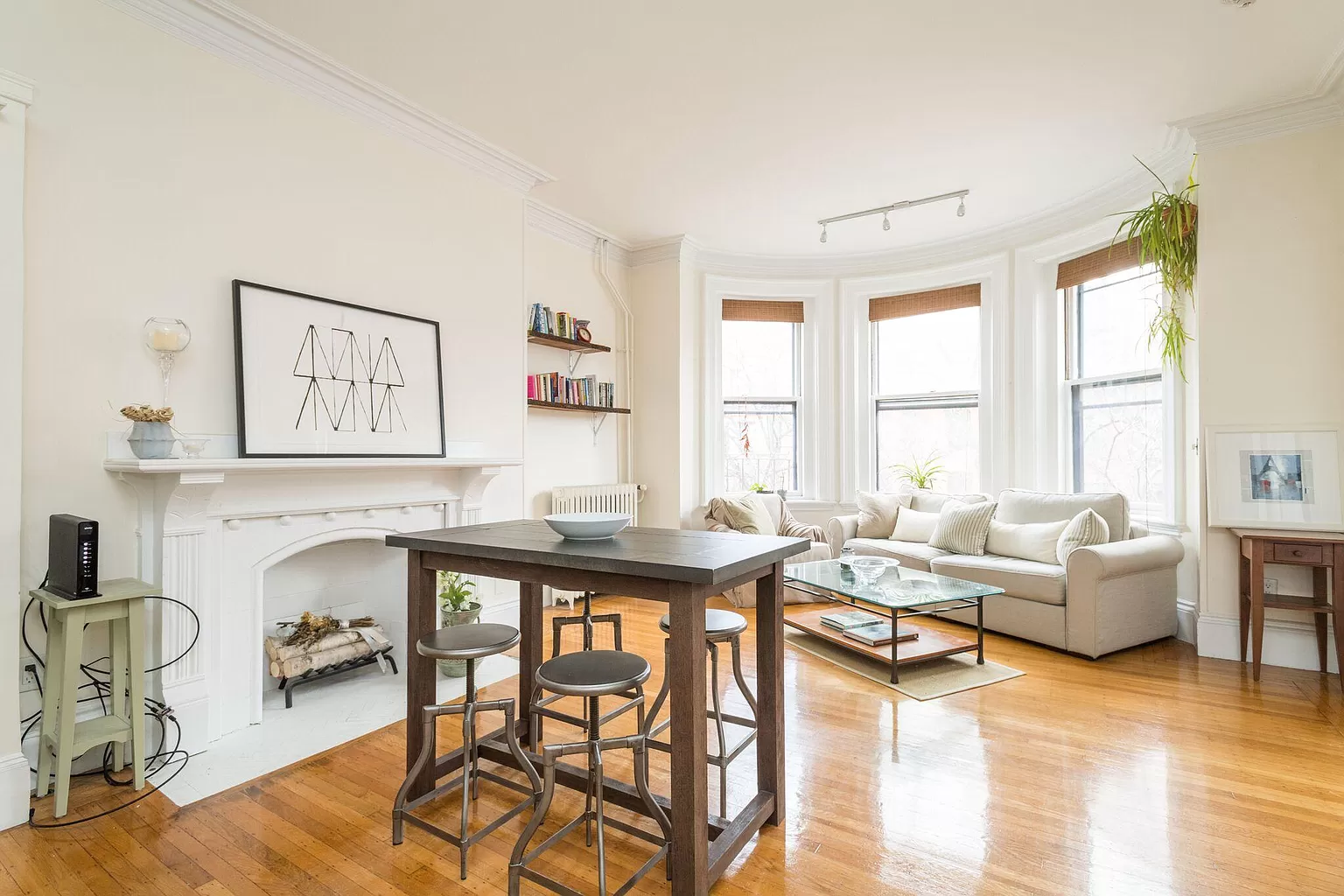 246 Marlborough St, Back Bay