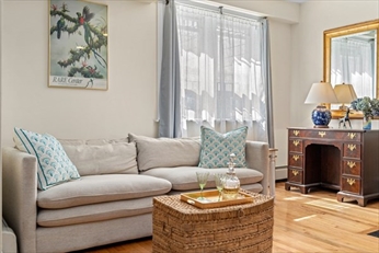 247 Beacon St, Back Bay