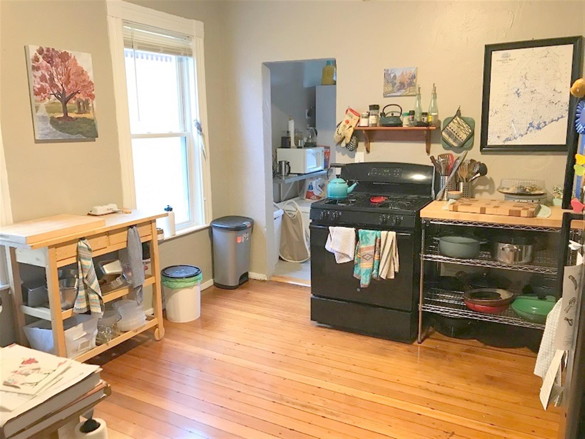 90 Holland St, Davis Square