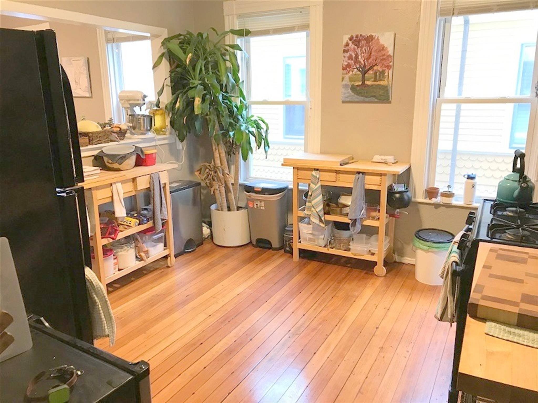 90 Holland St, Davis Square