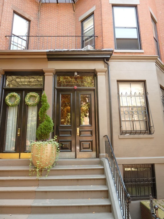 247 Beacon St, Back Bay