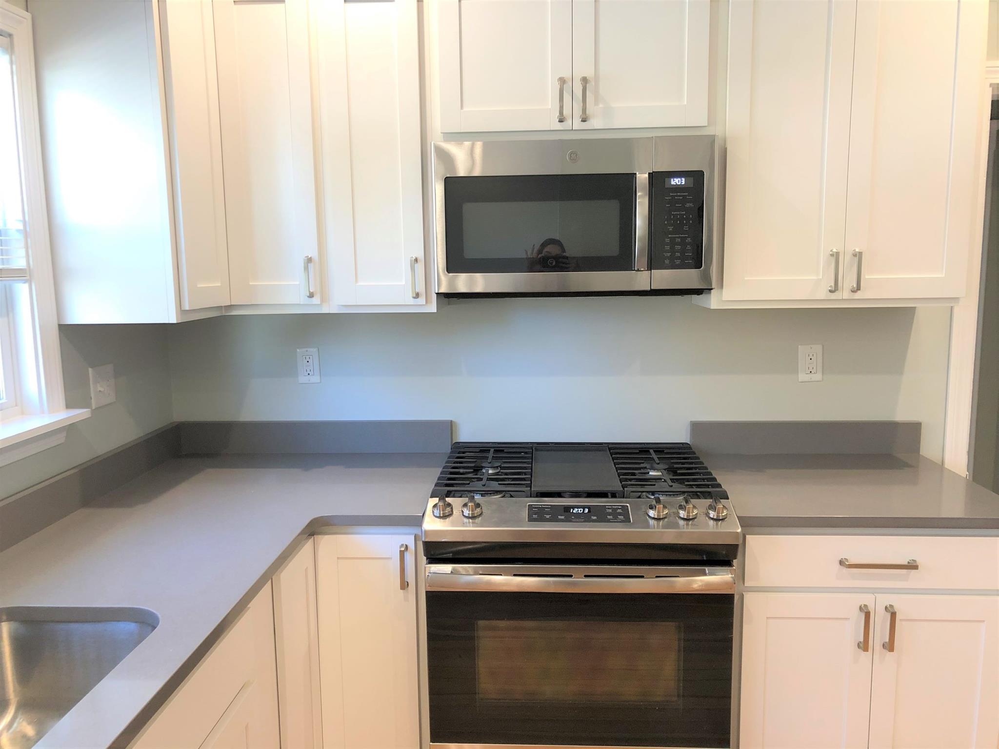 35 Pearl St, Medford