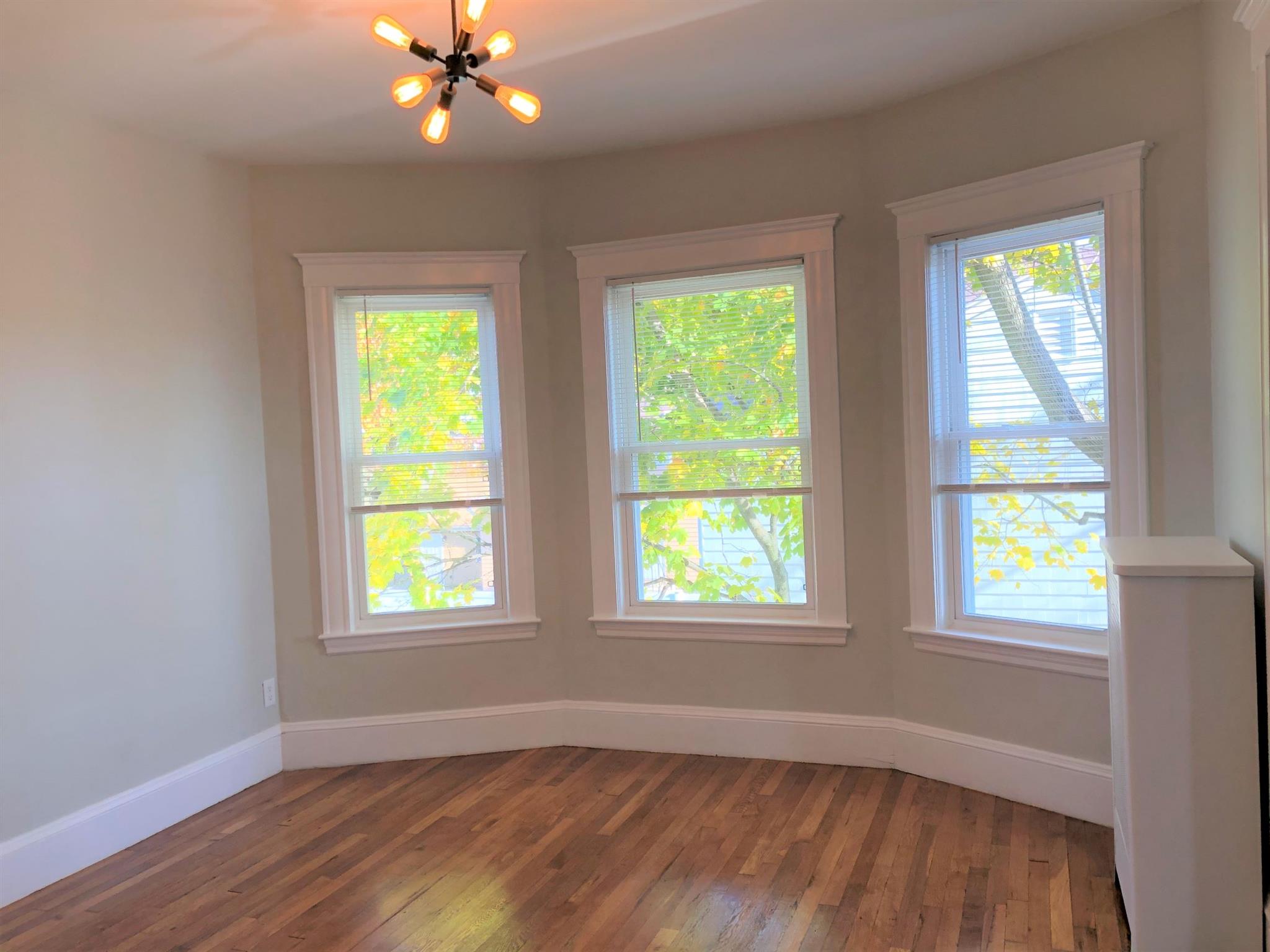 35 Pearl St, Medford