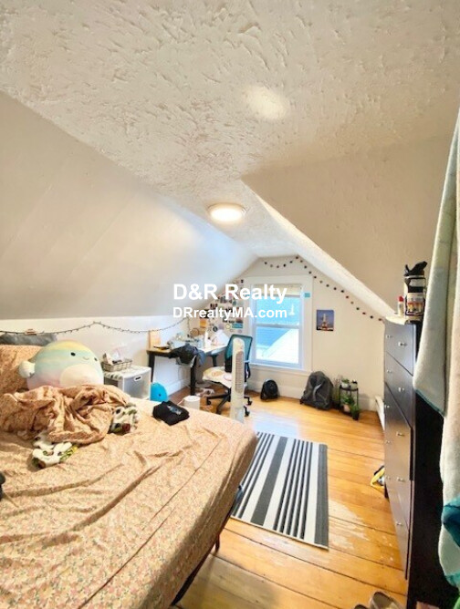 25 Pratt St, Allston