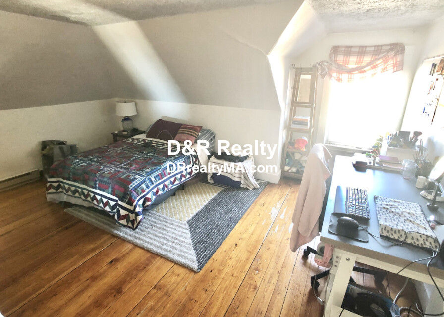 25 Pratt St, Allston