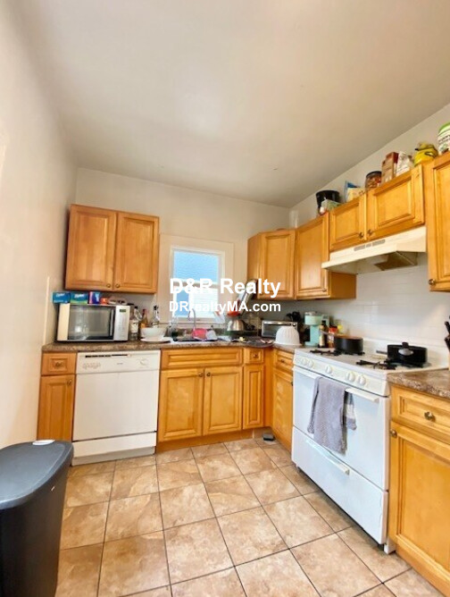 25 Pratt St, Allston