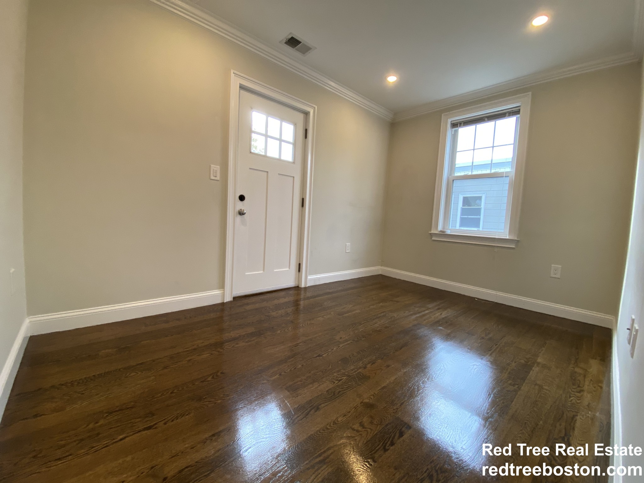 490 Washington St, Brighton