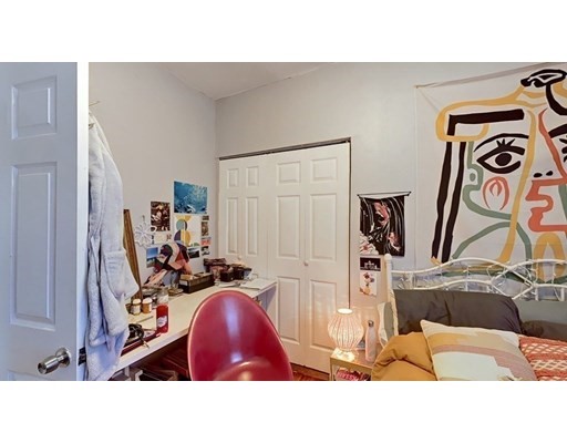 17 Chilcott Pl, Jamaica Plain