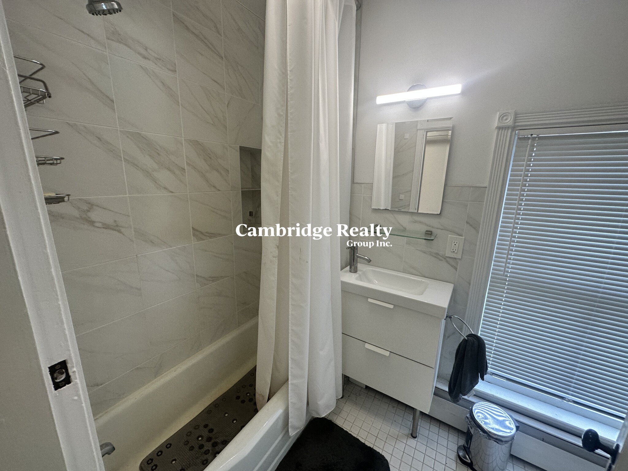 27 Meacham Rd, North Cambridge