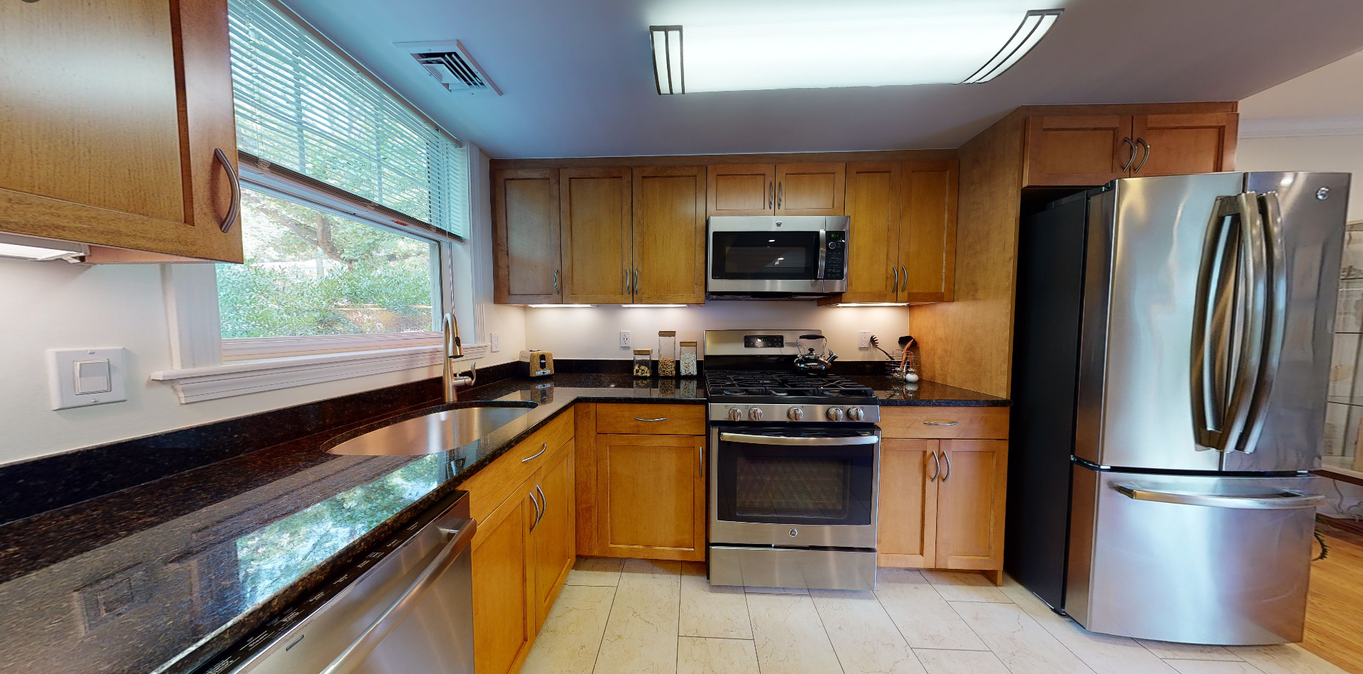 250 Independence Dr, West Roxbury