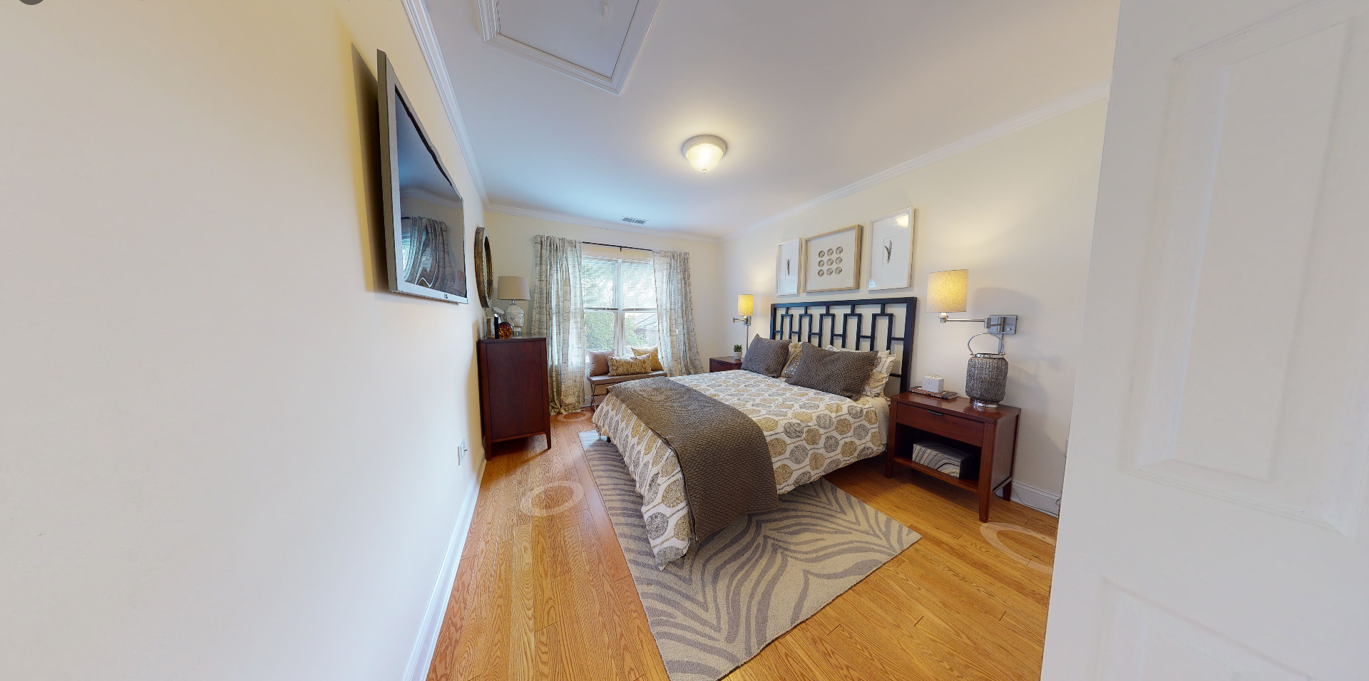 250 Independence Dr, West Roxbury