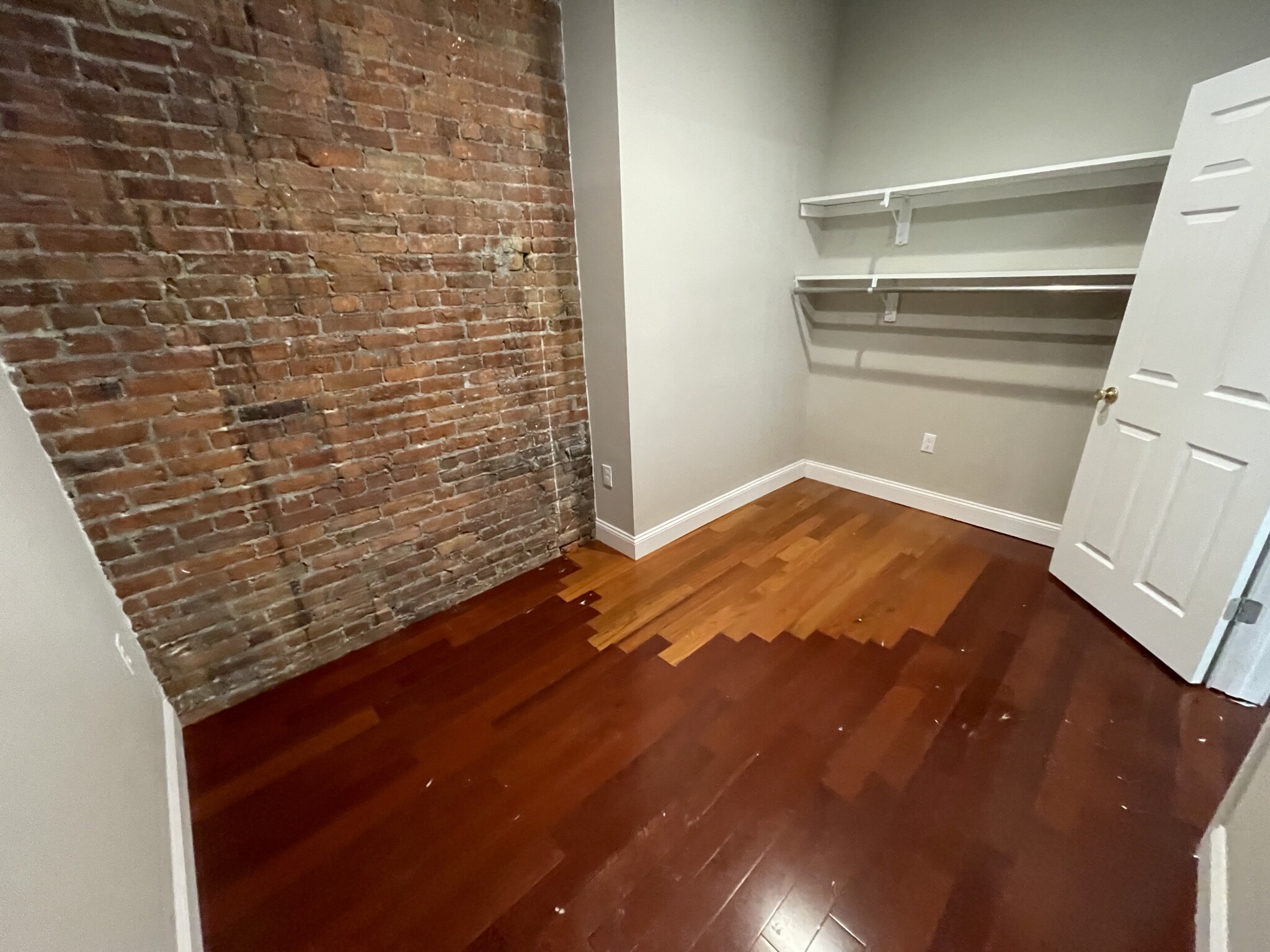 250 Newbury St, Back Bay