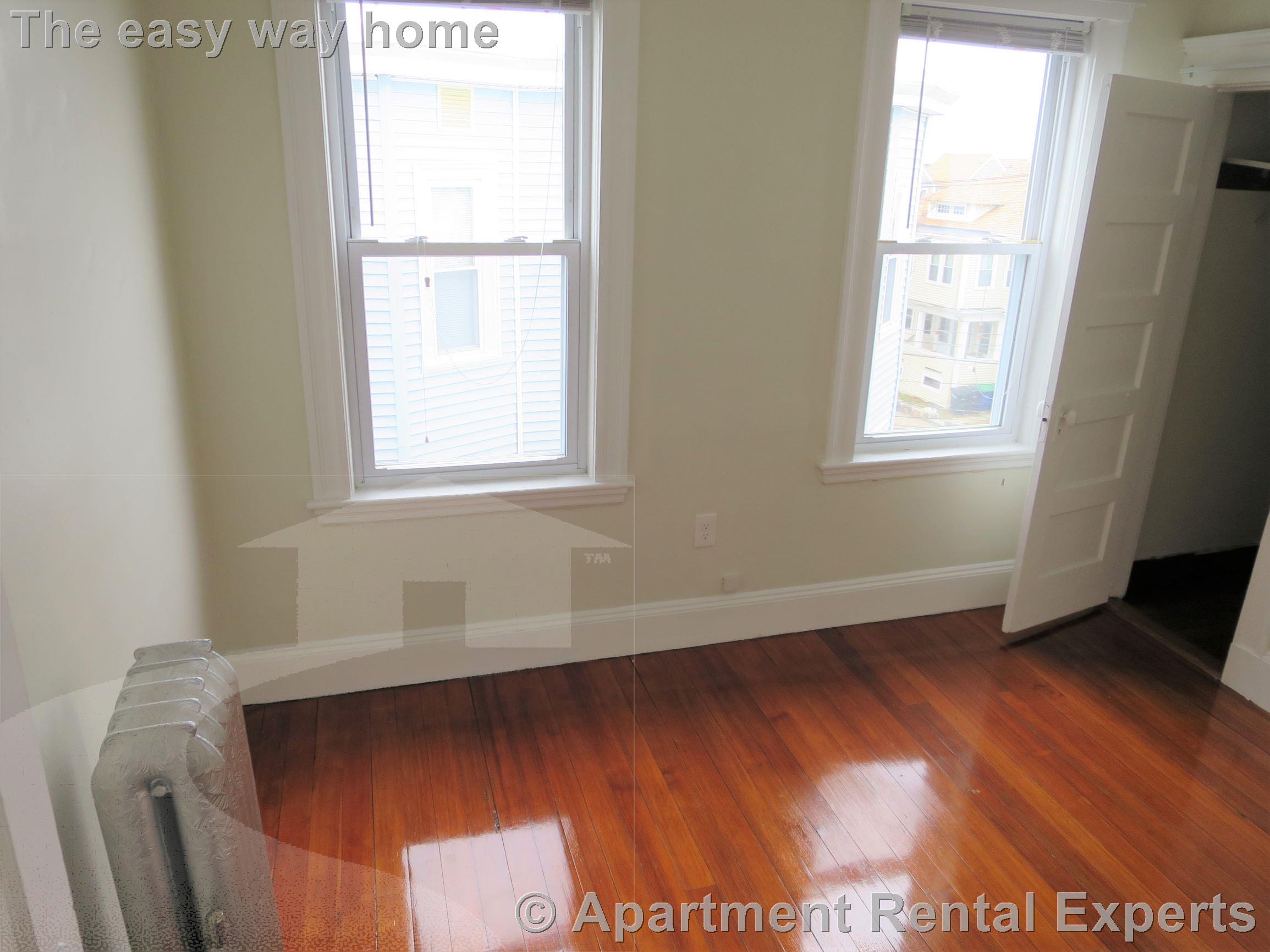 96 Conwell Ave, Teele Square