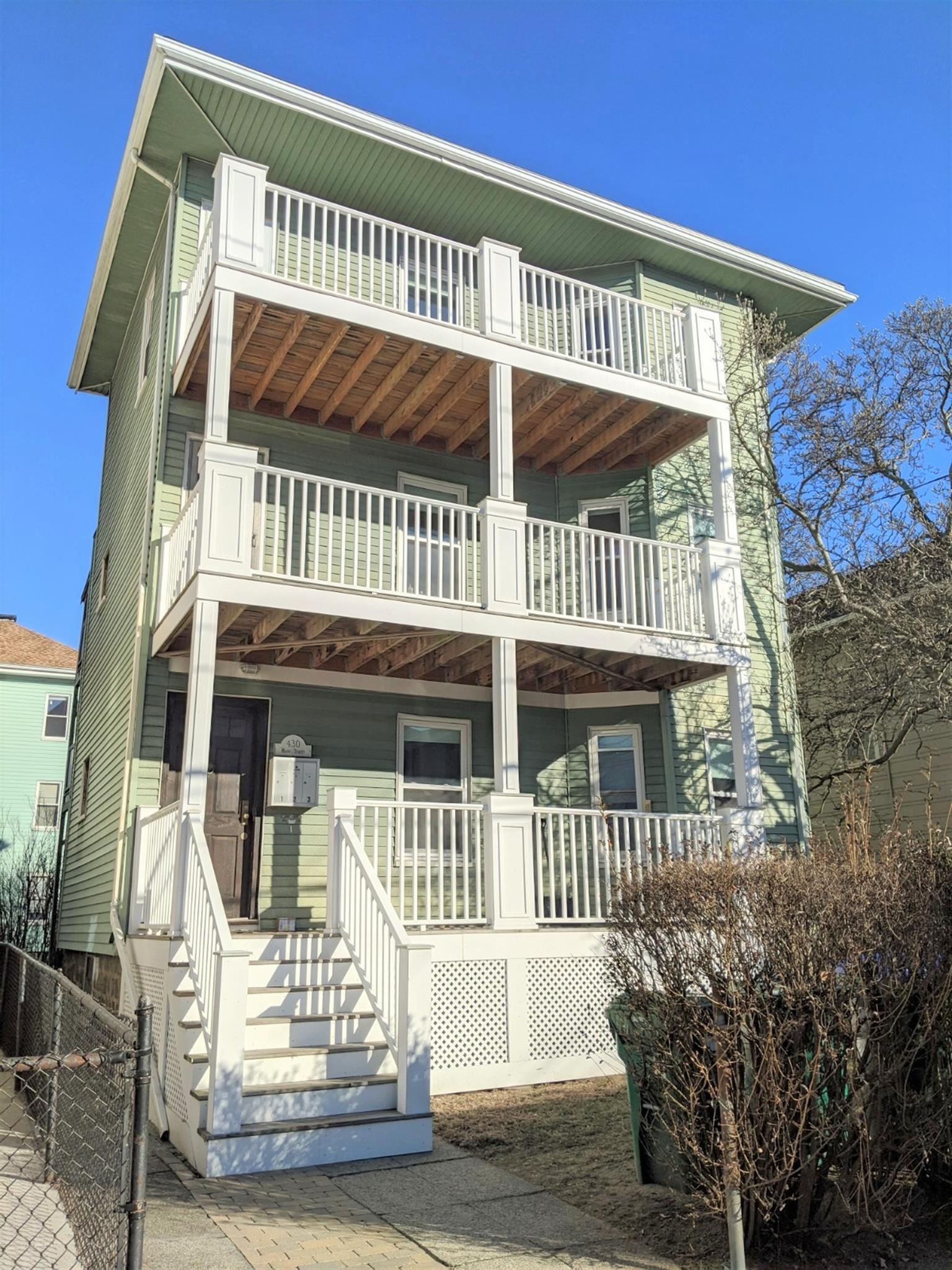 430 Main St, South Medford