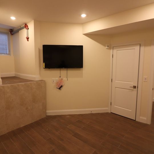 1616 Beacon St, Washington Square