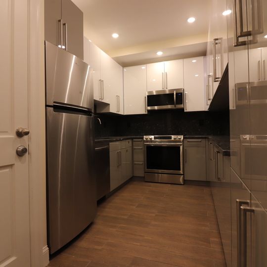 1616 Beacon St, Washington Square