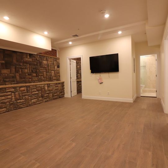 1616 Beacon St, Washington Square