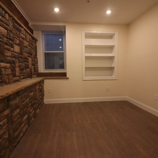 1616 Beacon St, Washington Square