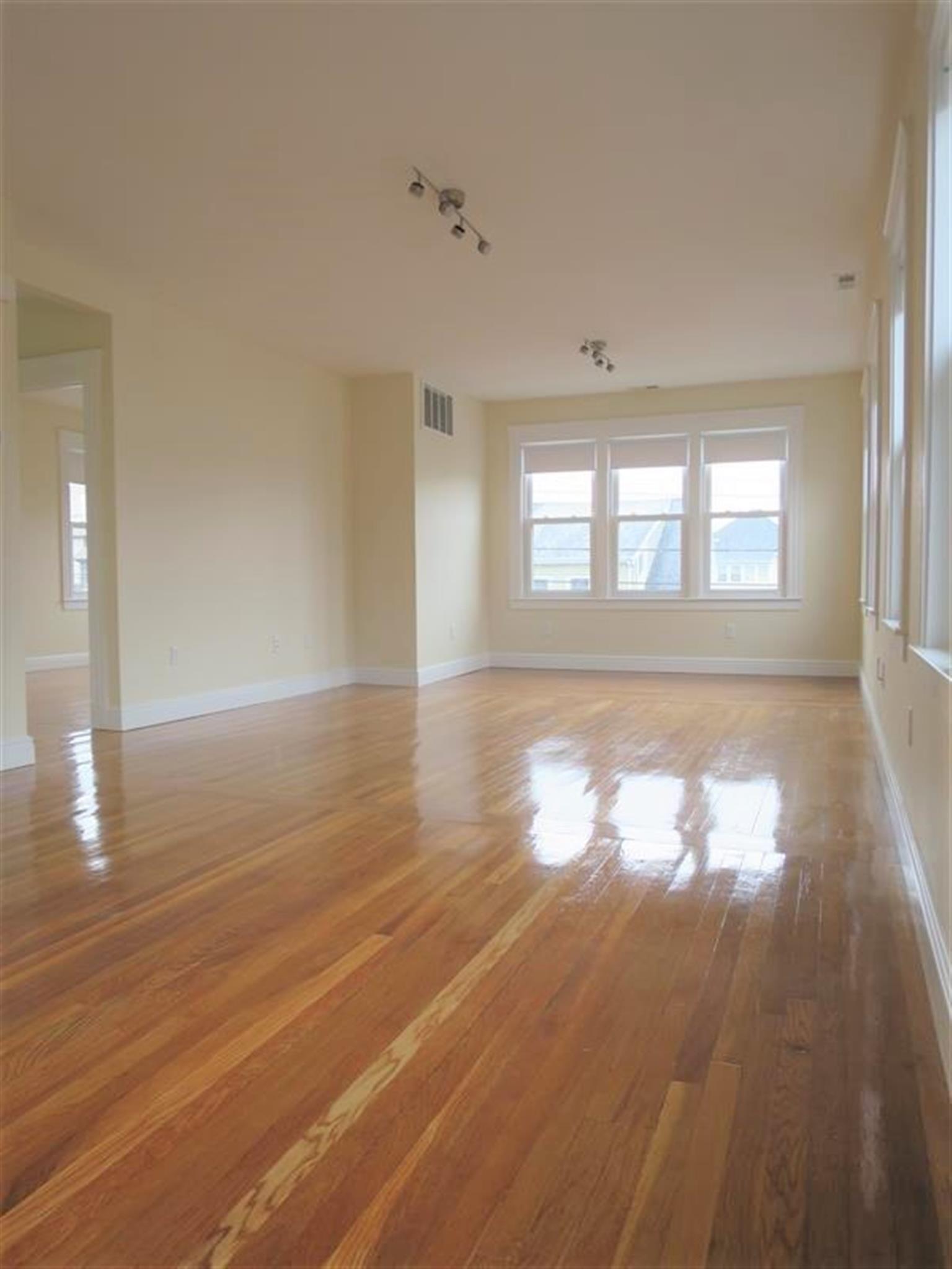 9 Bonner Ave, Medford