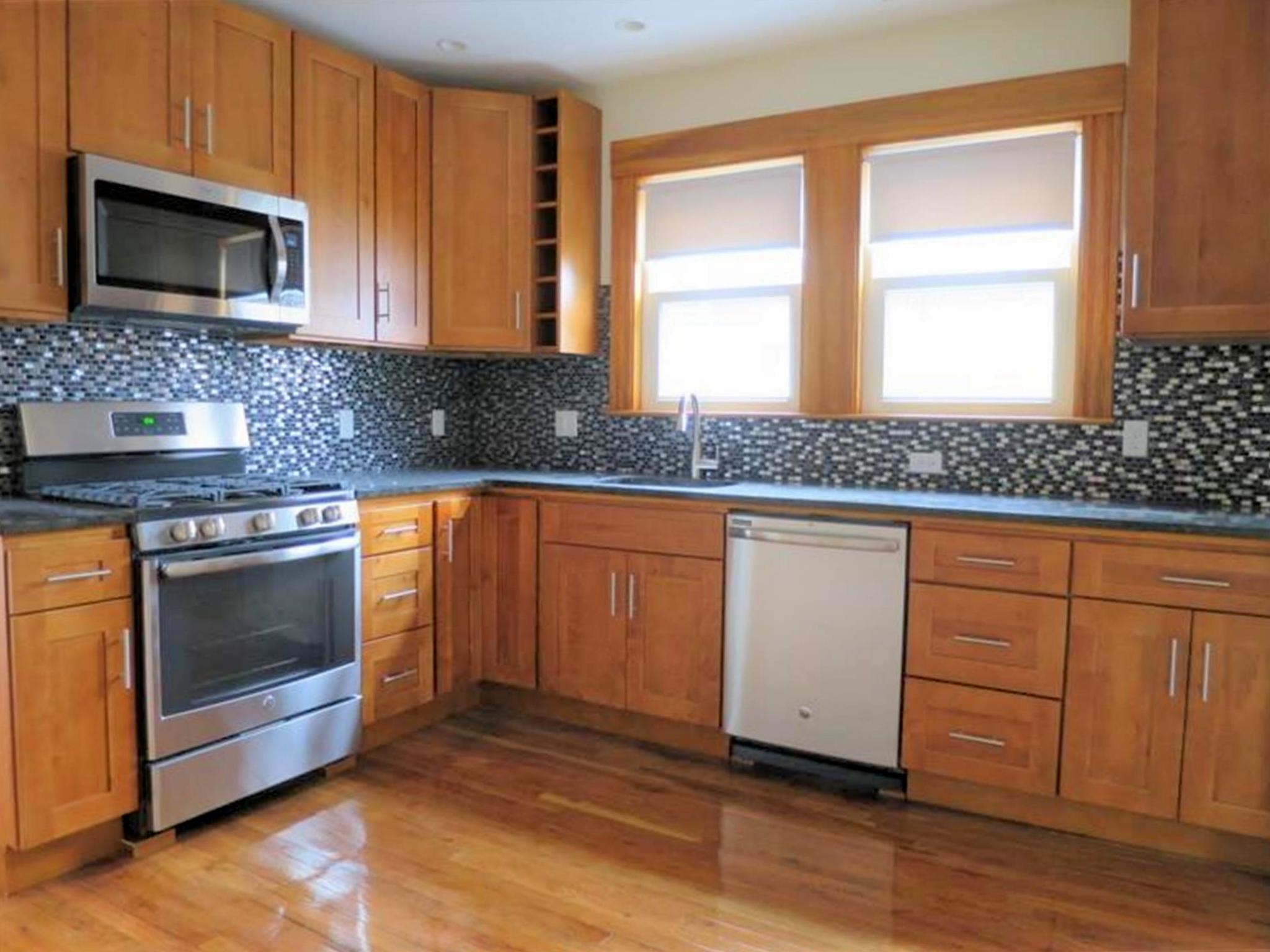 7 Bonner Ave, Medford