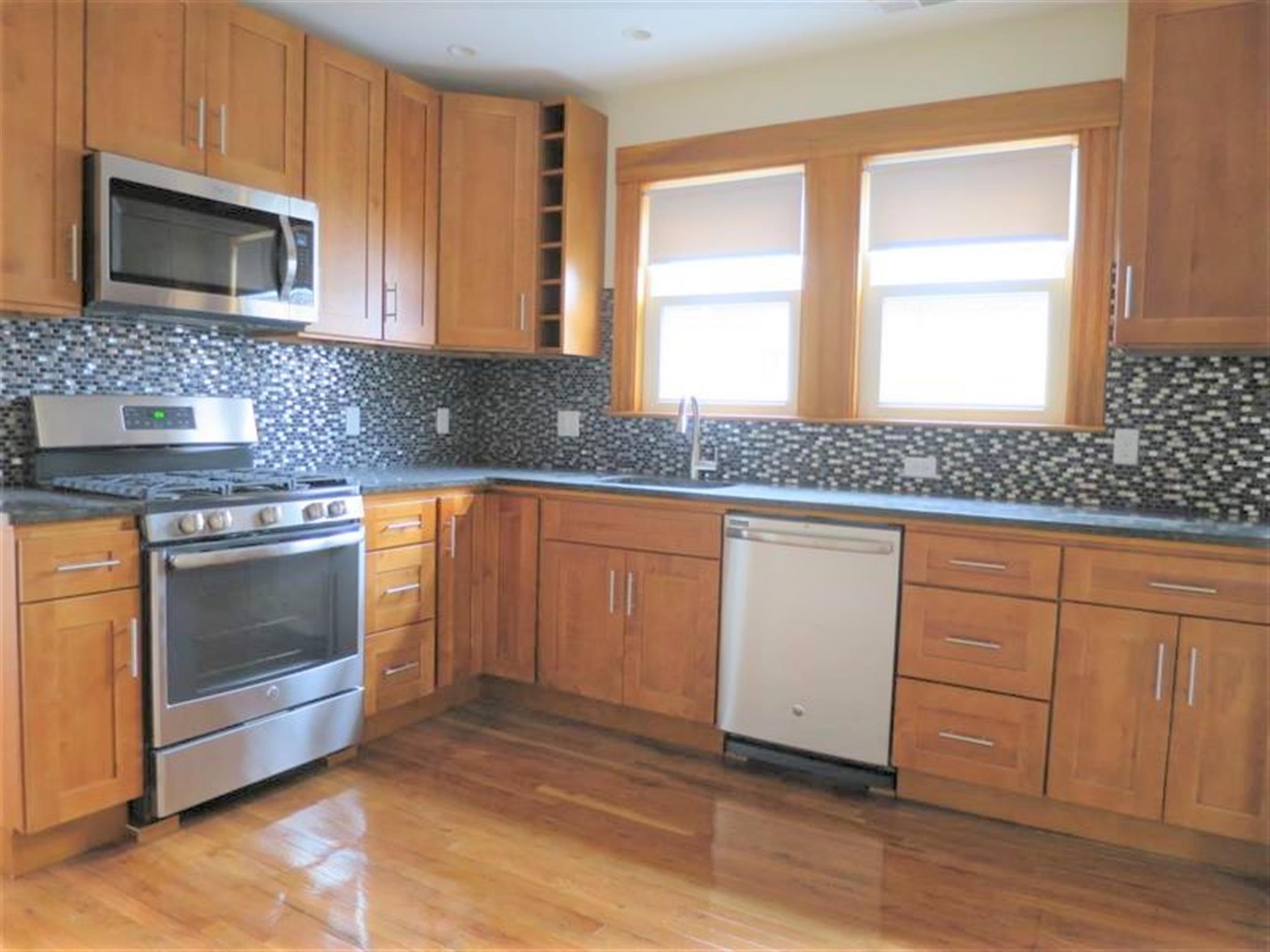 9 Bonner Ave, Medford