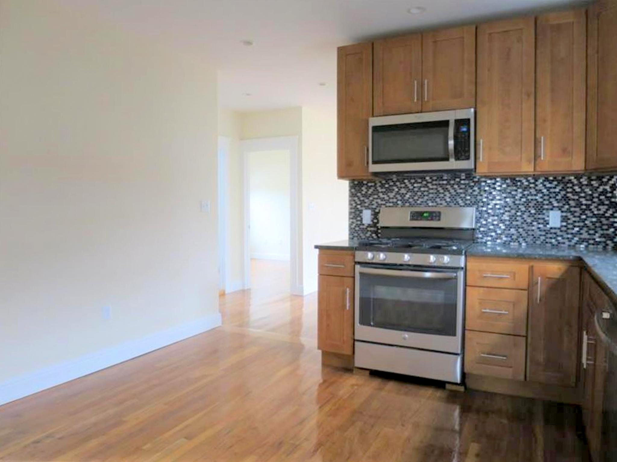 7 Bonner Ave, Medford