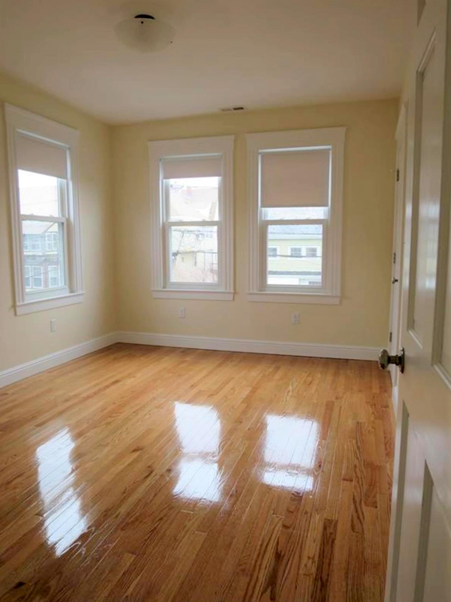 7 Bonner Ave, Medford