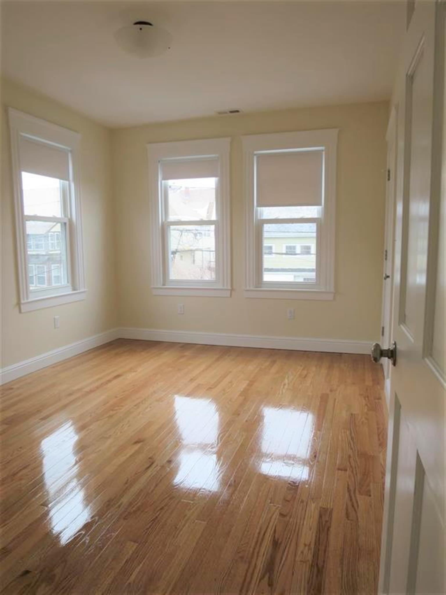 9 Bonner Ave, Medford