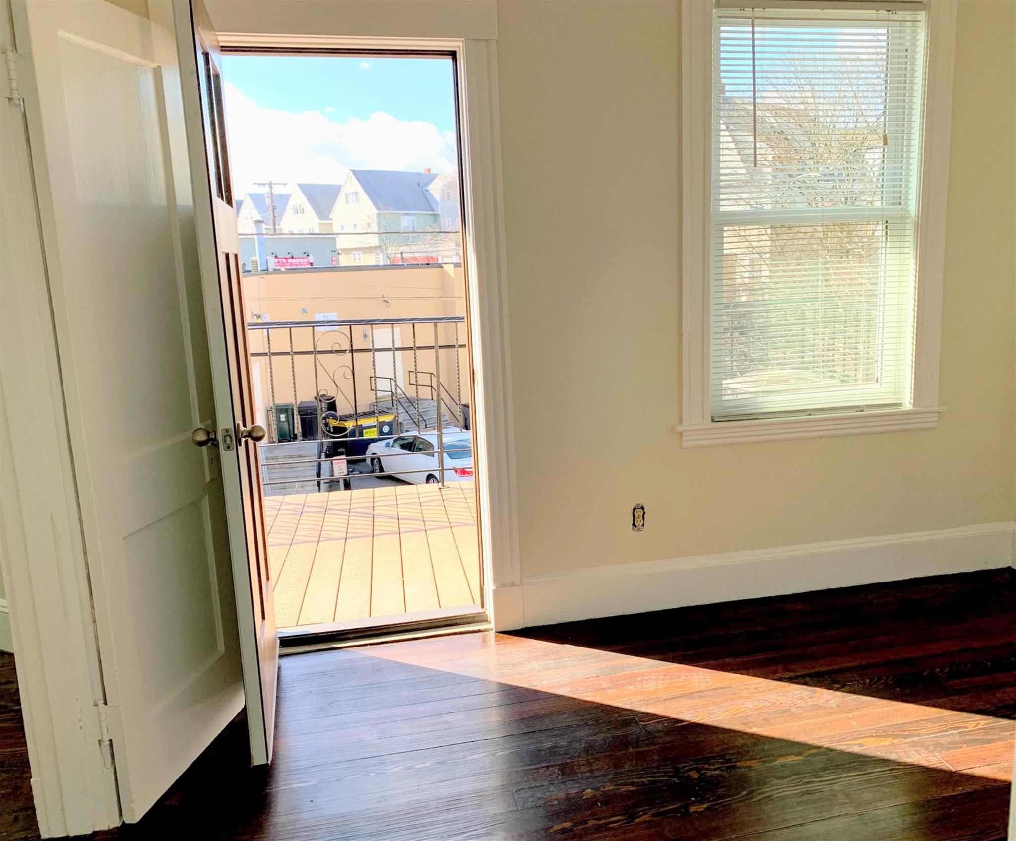 98 Bristol Rd, Medford