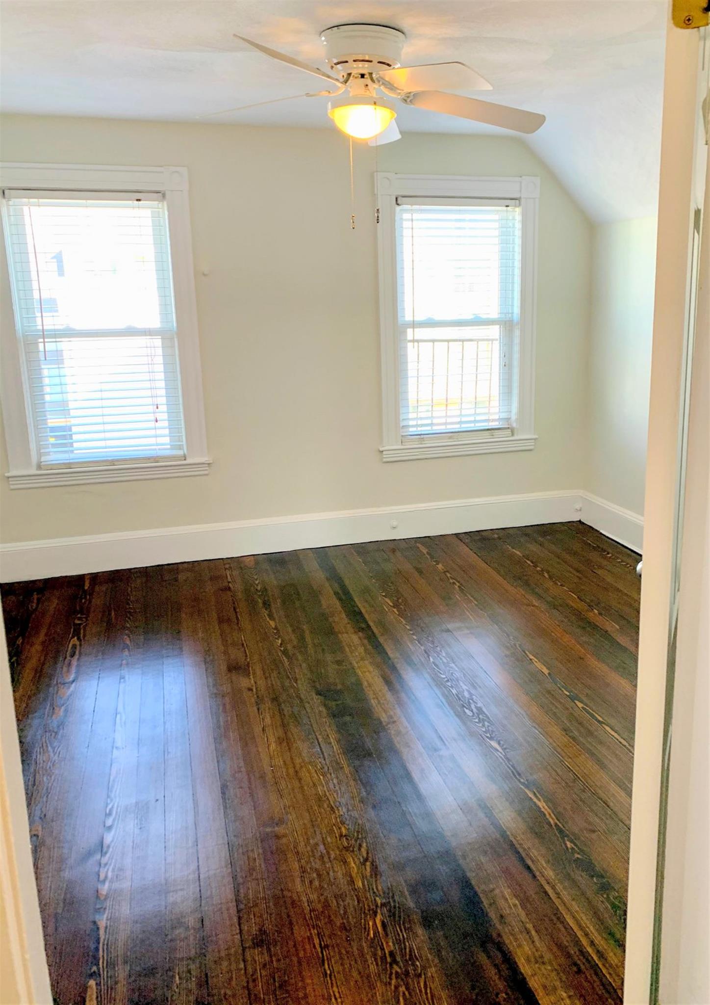 98 Bristol Rd, Medford