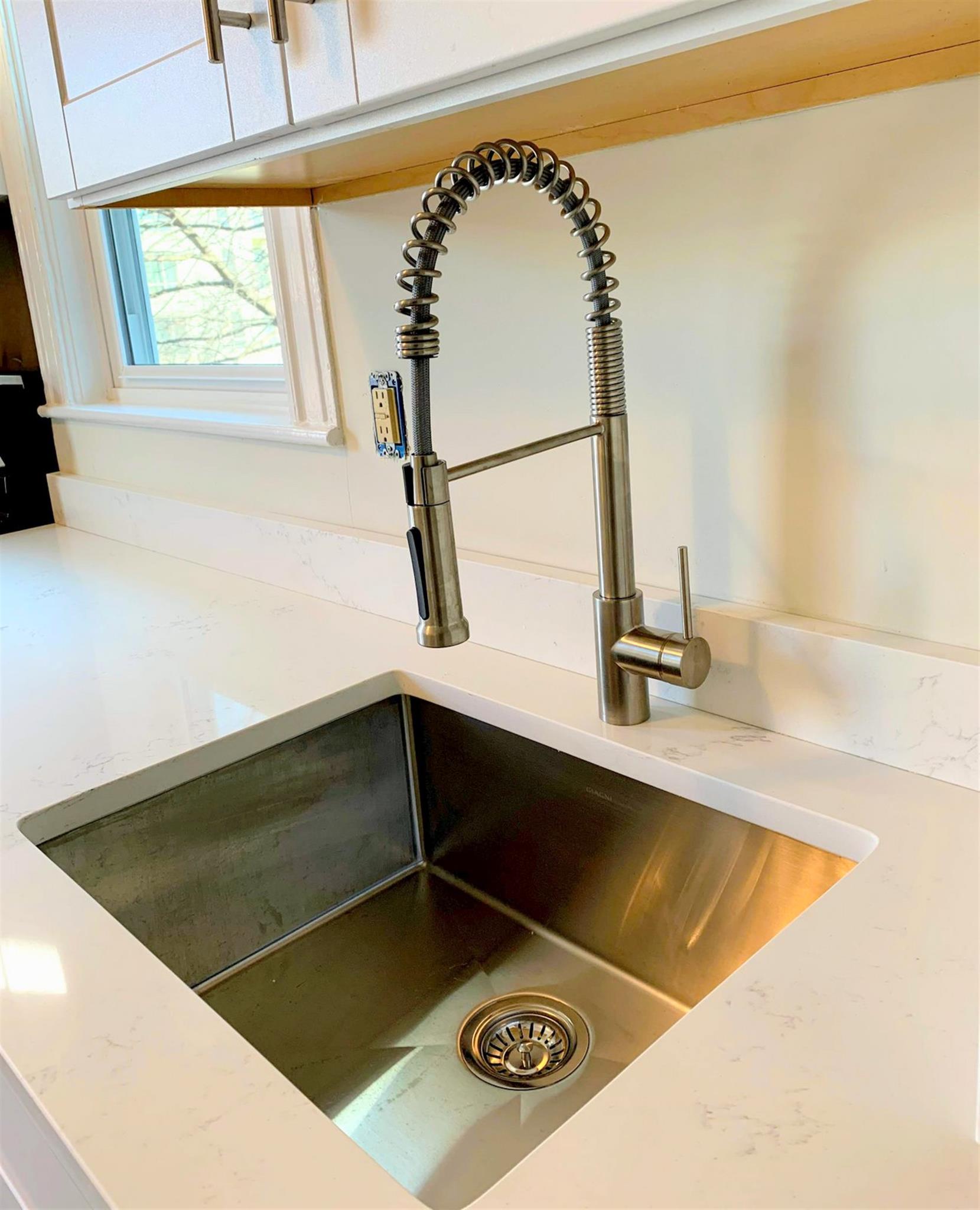 98 Bristol Rd, Medford