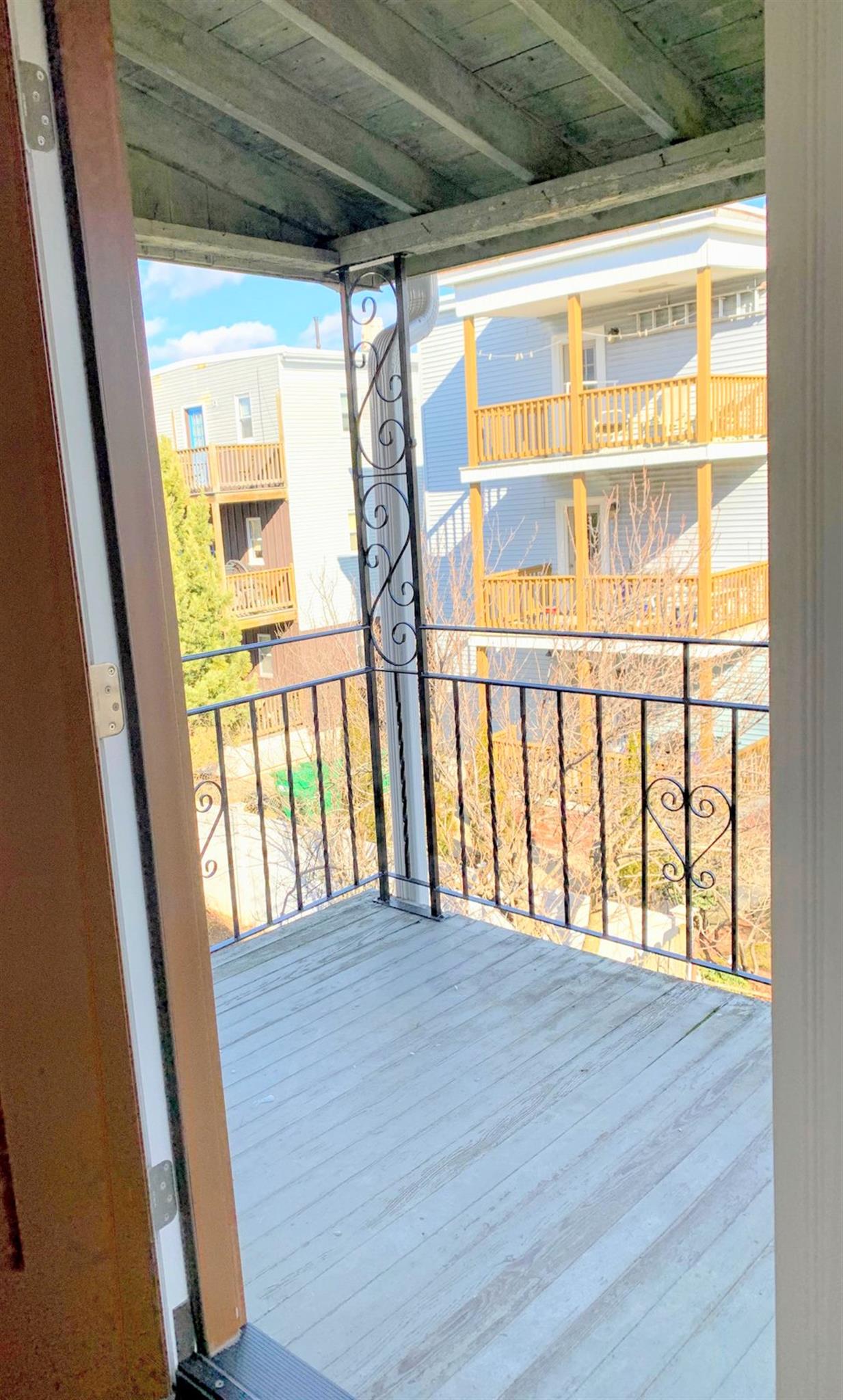 98 Bristol Rd, Medford