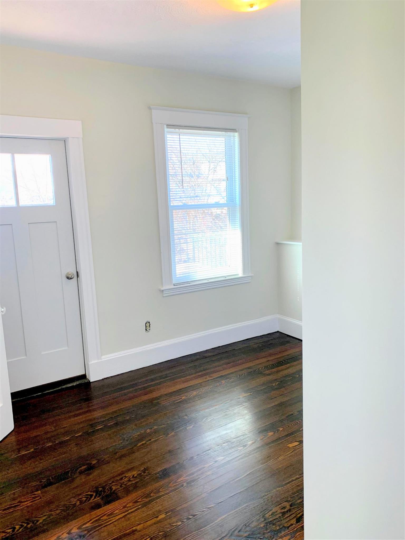 98 Bristol Rd, Medford