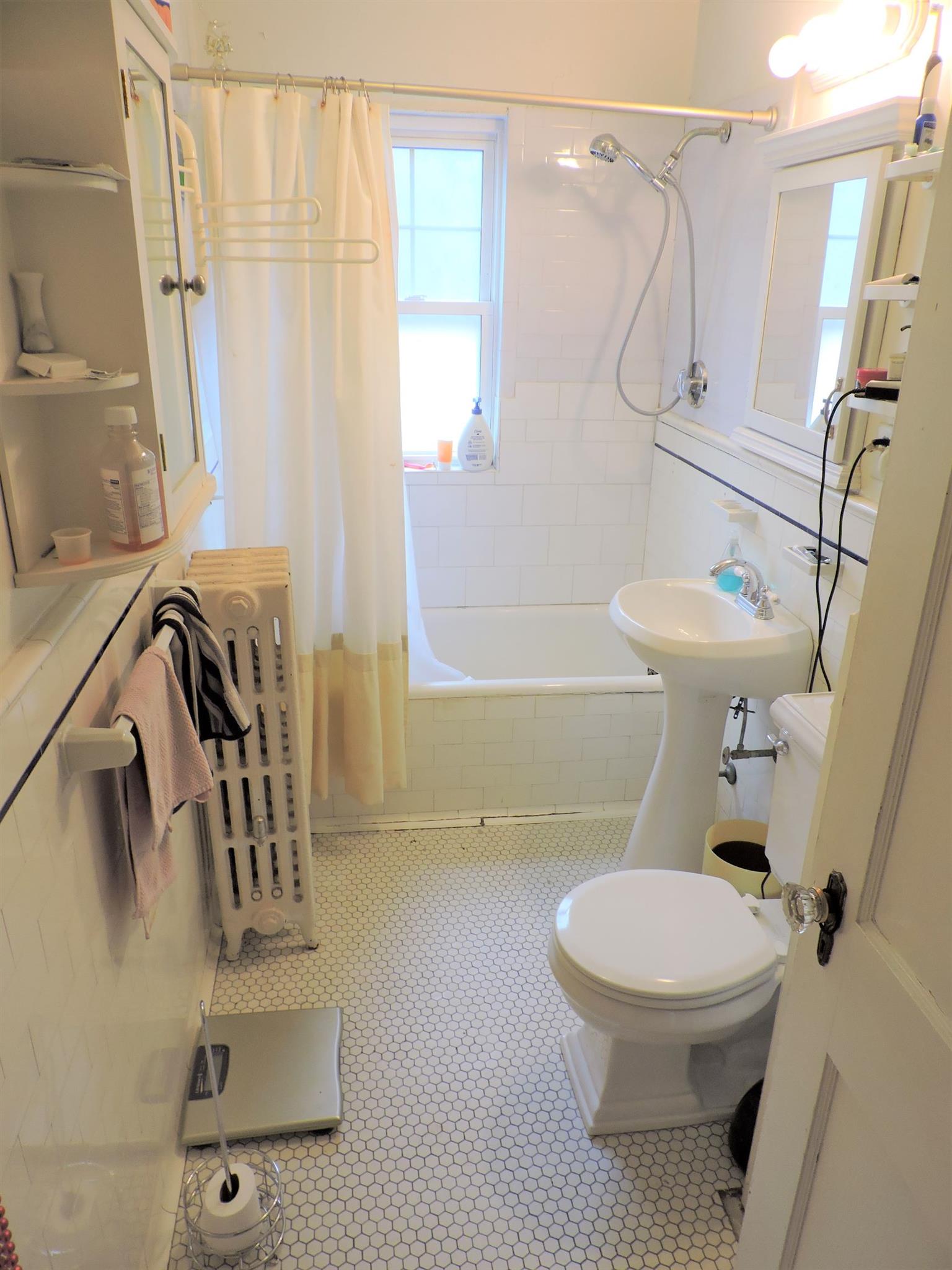 86 Henry St, Cambridgeport