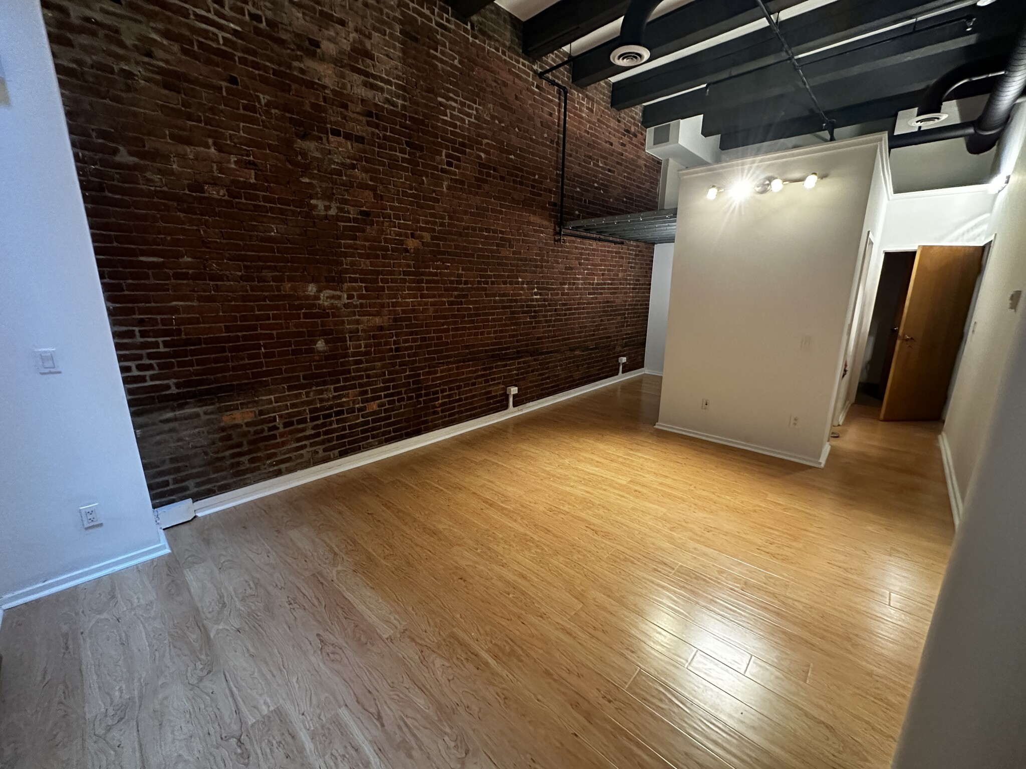 254 Friend St, West End