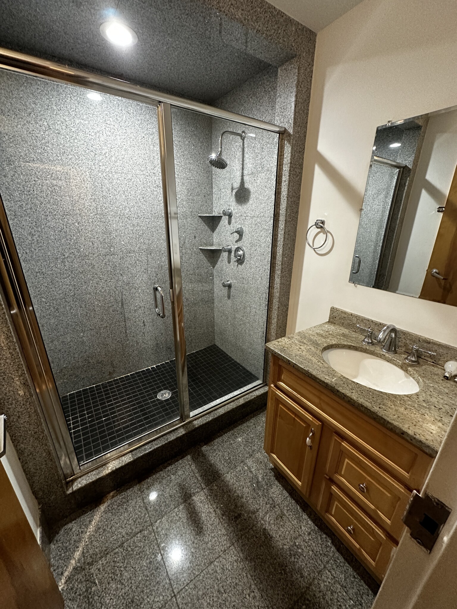 254 Friend St, West End