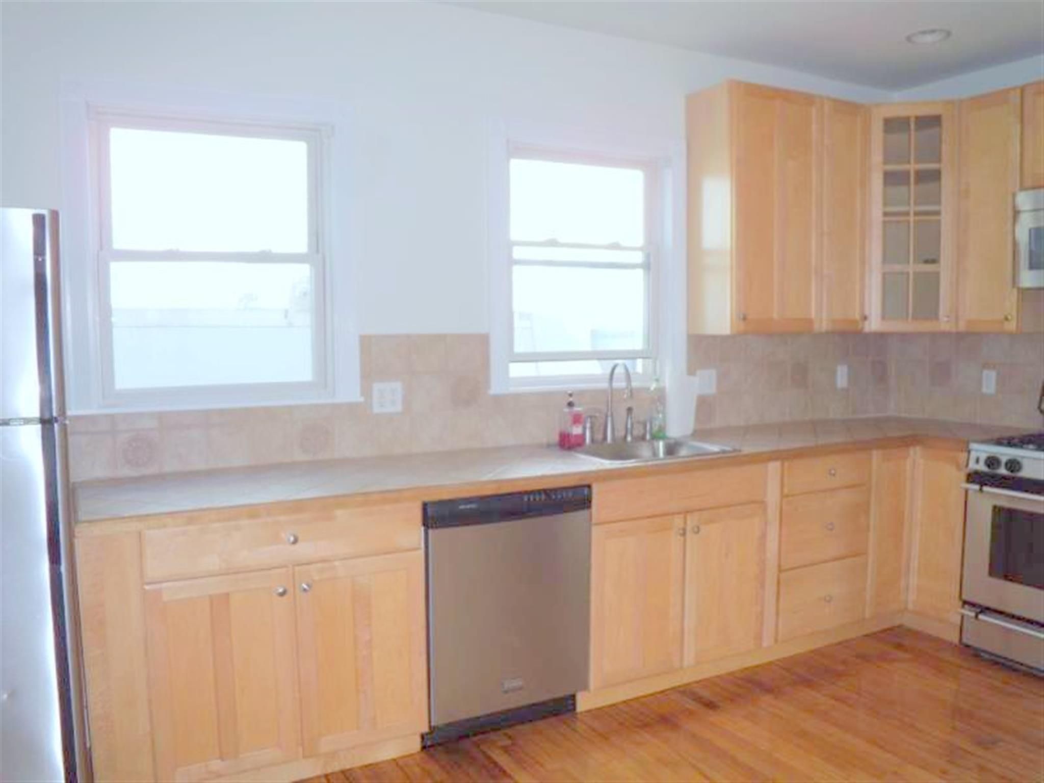 23 Stoughton St, Medford