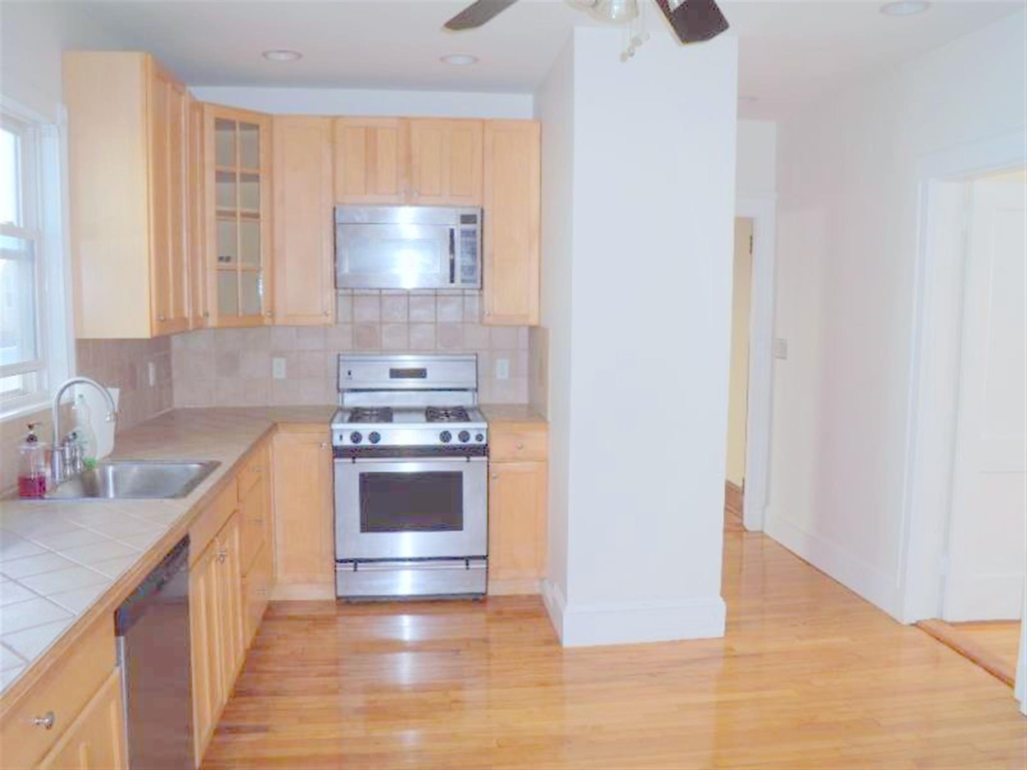 23 Stoughton St, Medford