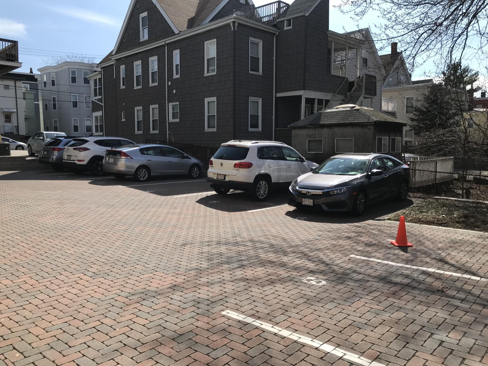 116 Holland St, Davis Square