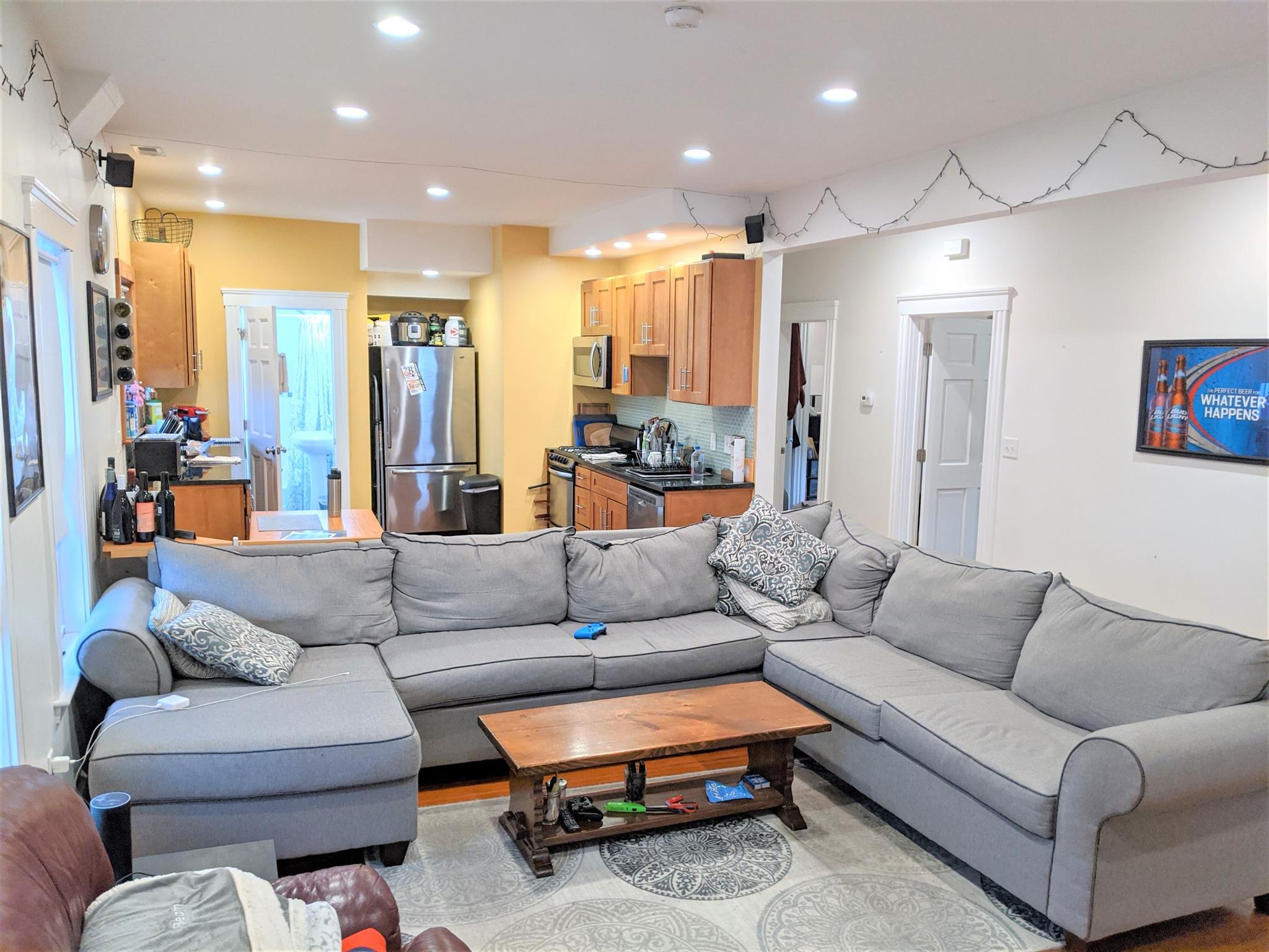 472 Main St, Medford