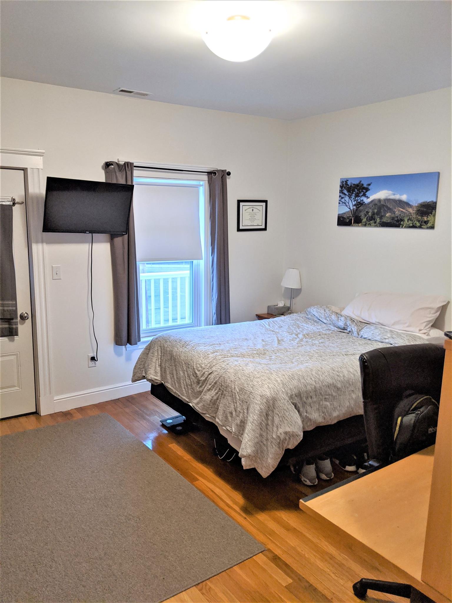 472 Main St, Medford