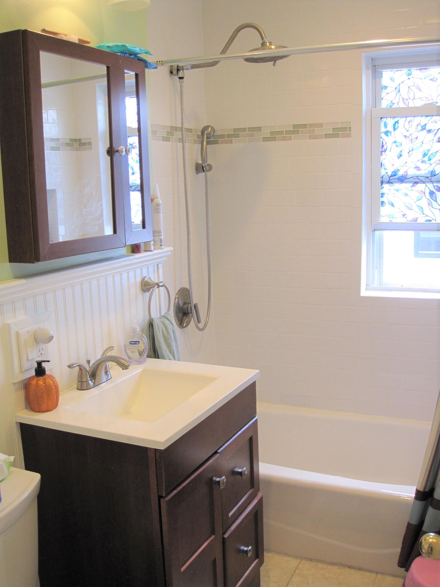 59 Windsor Rd, Medford