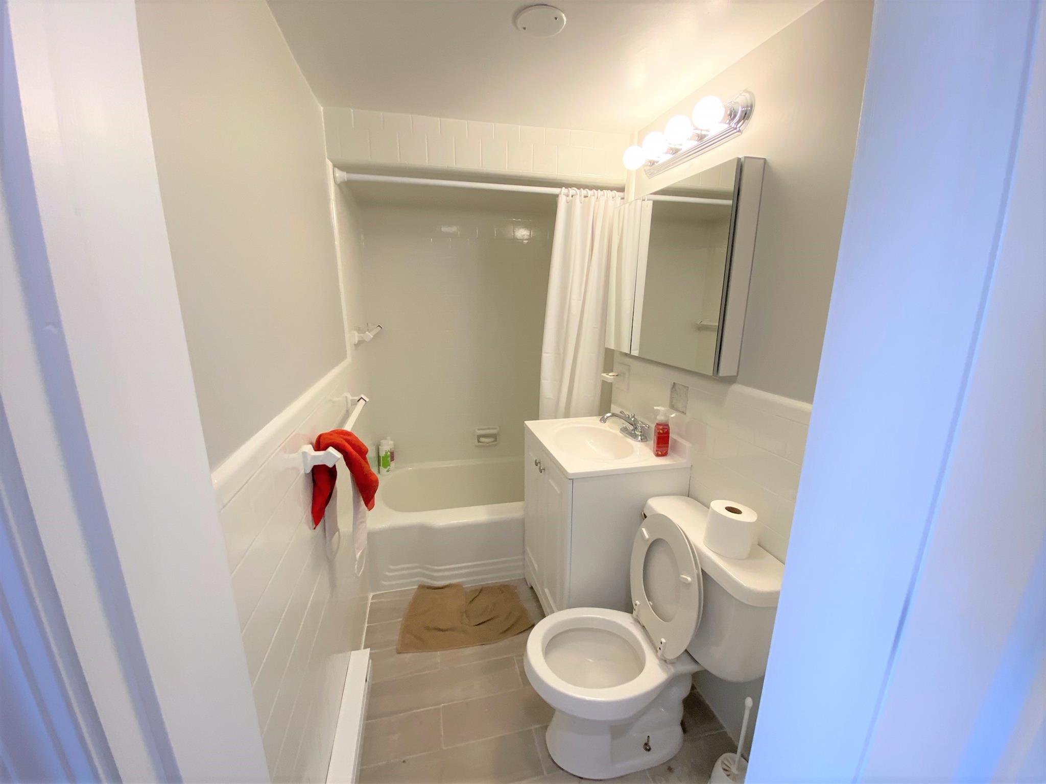 1121 Broadway, Teele Square